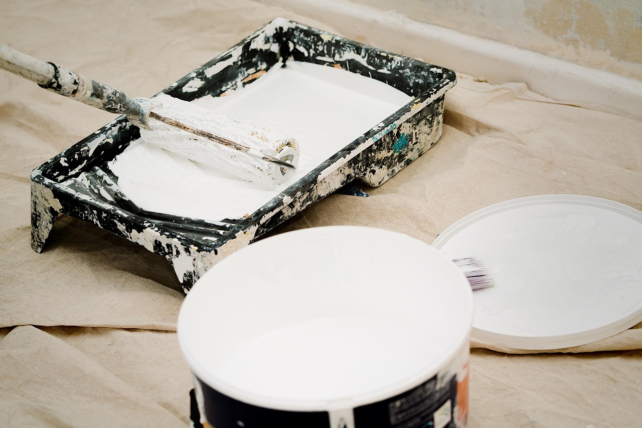 Paint, interior paint, paint bucket — Buy the best TV stand by following these tips!