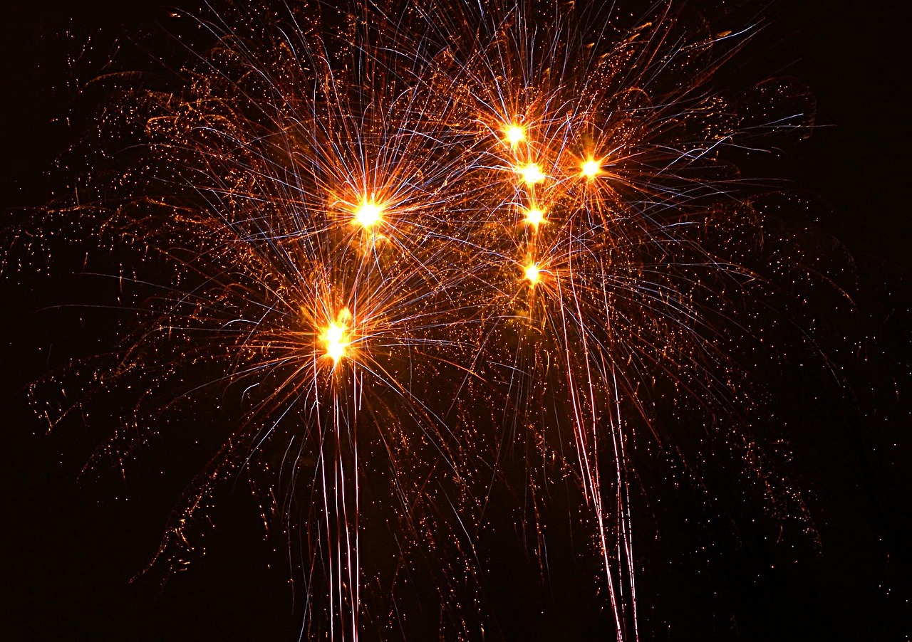 Fireworks, new year's eve, firecrackers — How online casino games will help you earn money?