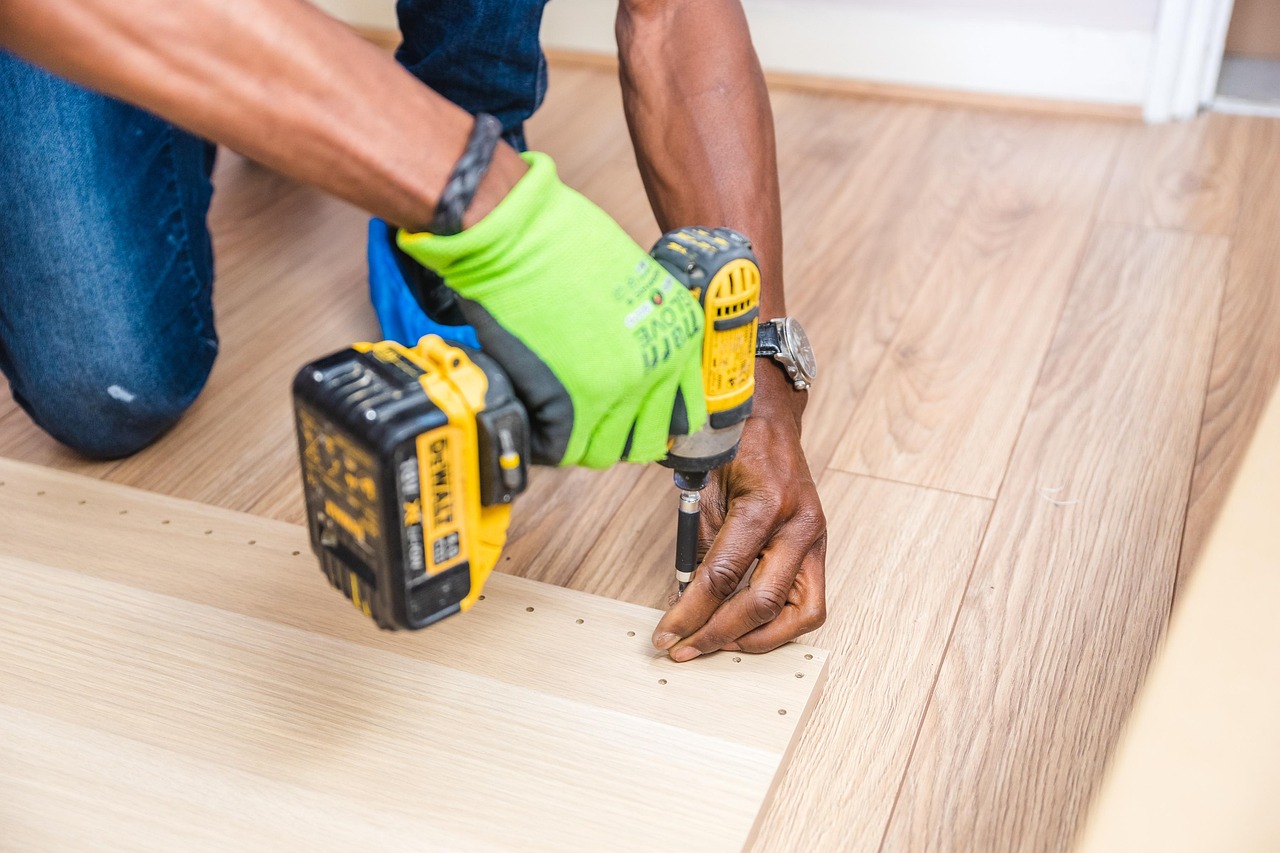 Handyman, furniture assembly, drill — Plan Your Bathroom in 4 Steps